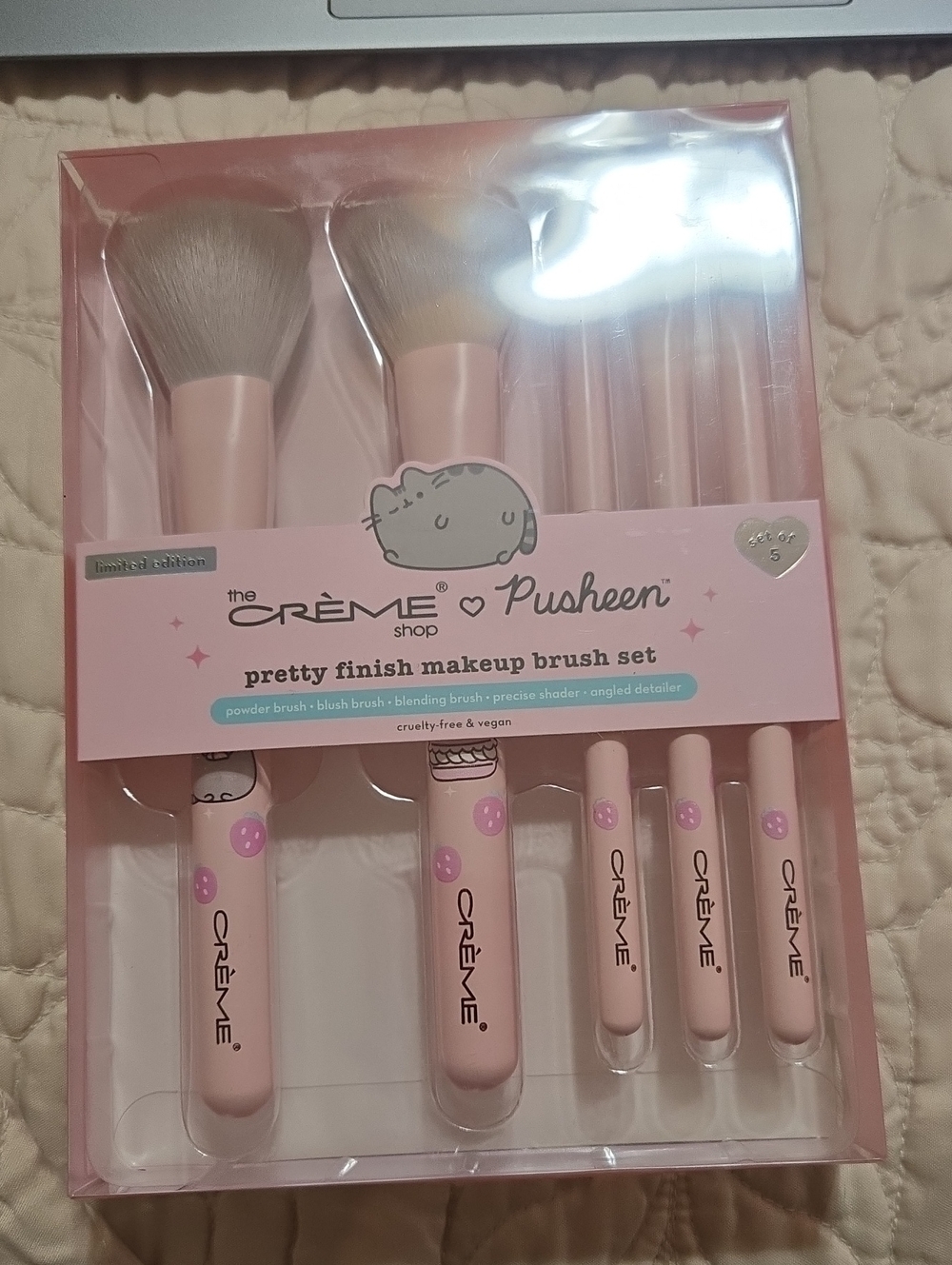 Shop x Pusheen Pretty Finish Pink Makeup Brush Set